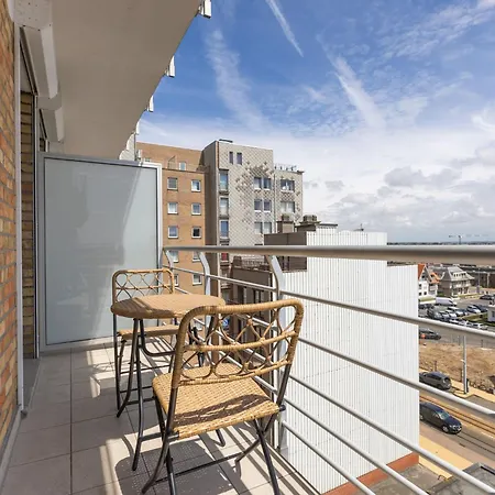 Spacious On The Seafront Διαμέρισμα