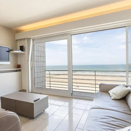 Spacious On The Seafront Lejlighed